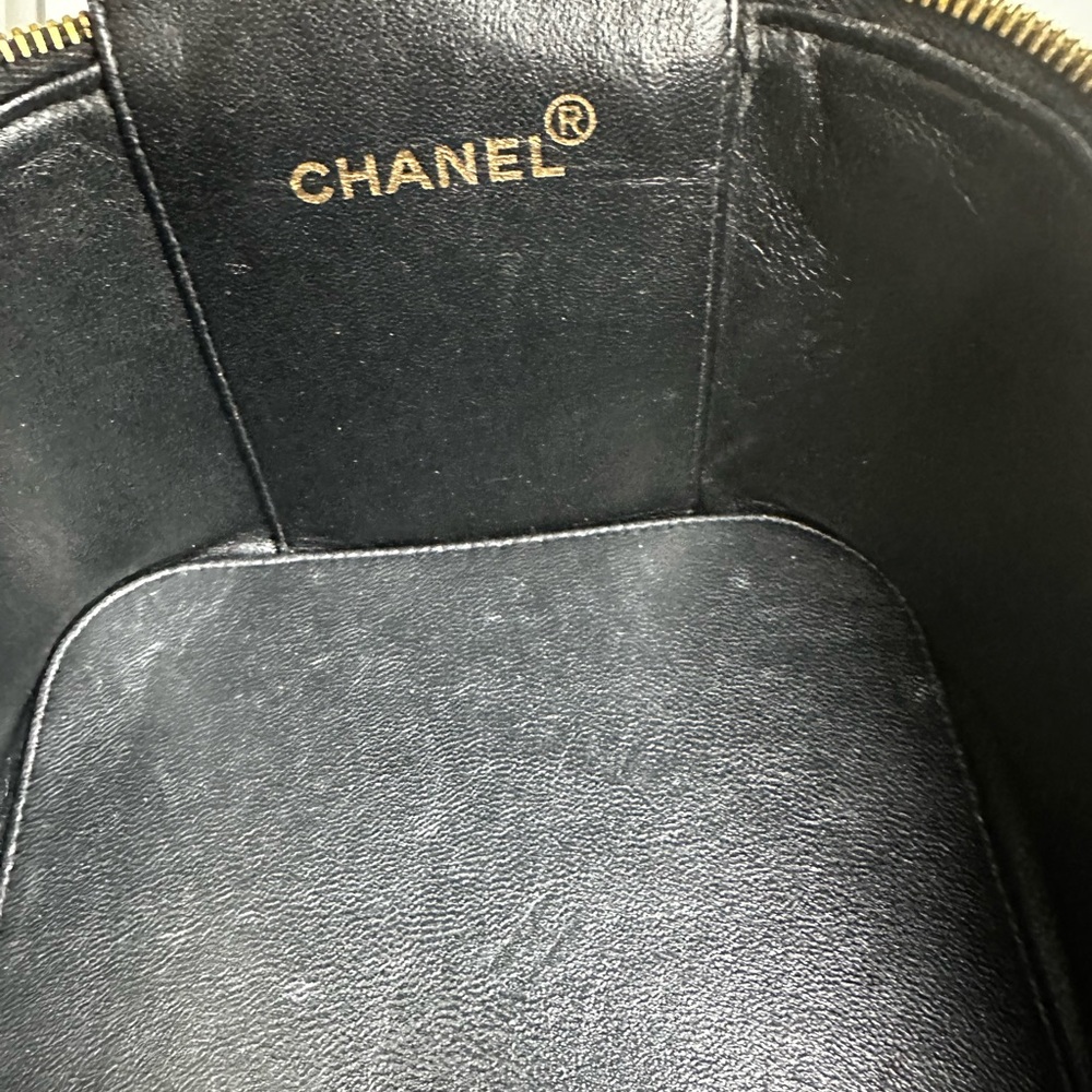 Chanel Black Patent Vanity 4 series 1997 - Picture 14 of 16